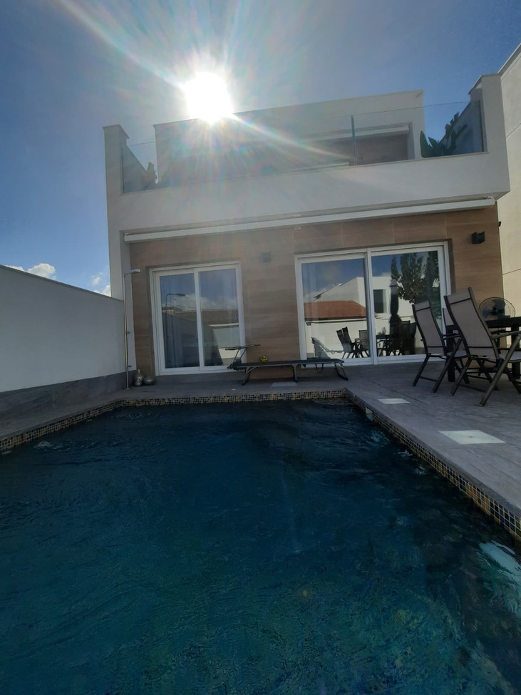 Master bedroom in villa for sale in San Pedro del Pinatar