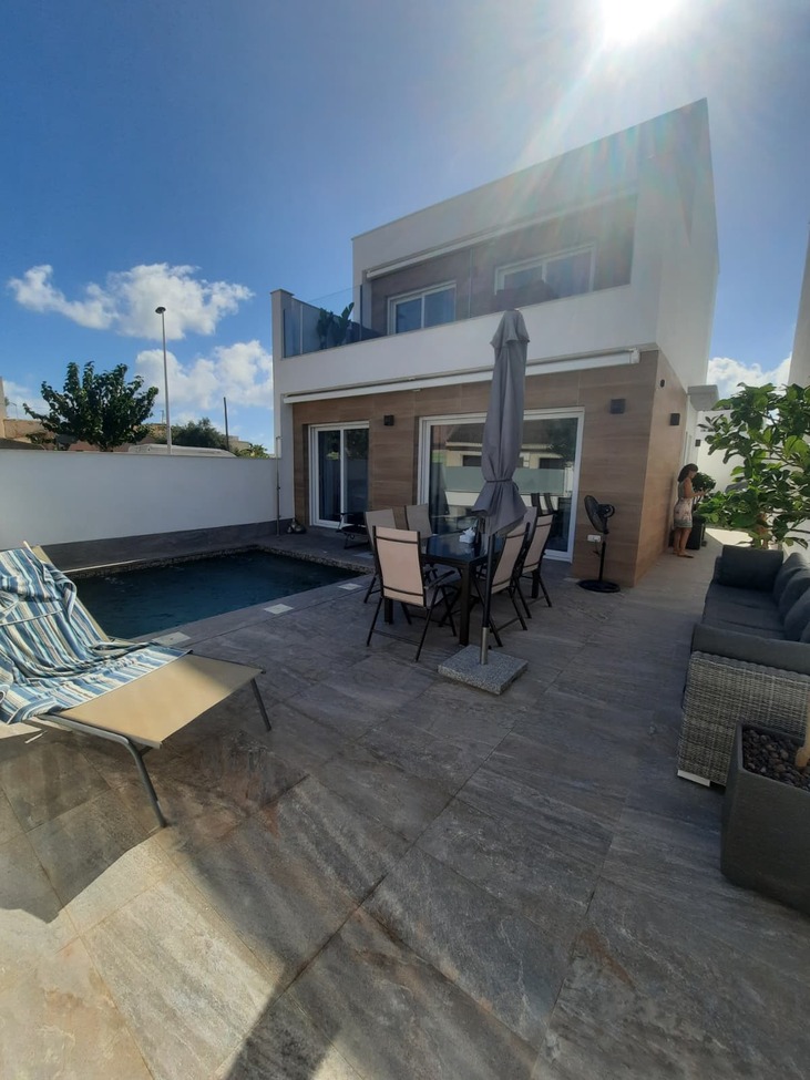 Bathroom in villa for sale in San Pedro del Pinatar