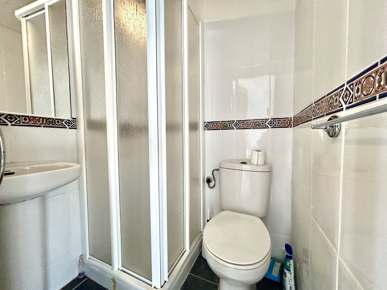 Master bedroom in apartment for sale in La Zenia