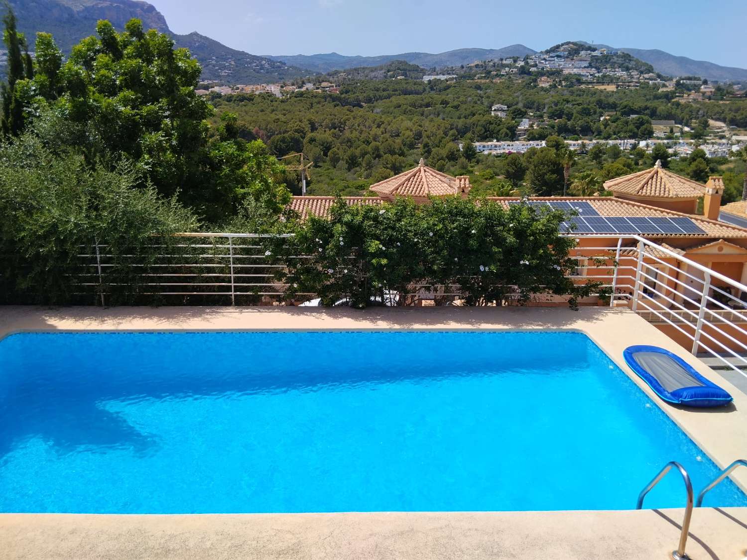 Garden in villa for sale in Calpe