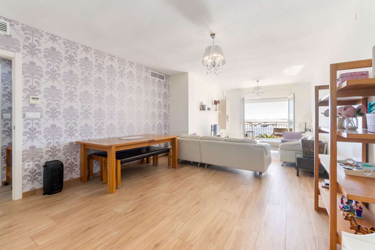Master bedroom in apartment for sale in Lo Pagan
