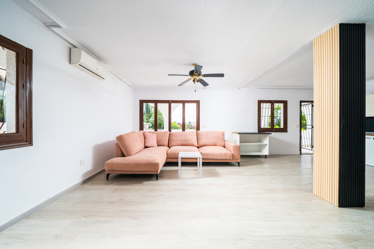 Living room in villa for sale in Los Balcones