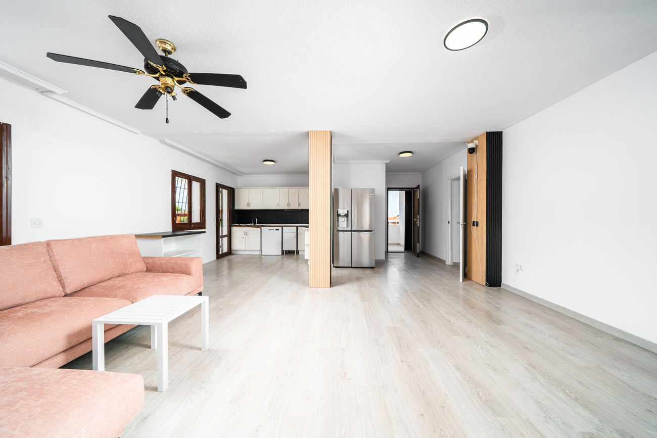 Kitchen in villa for sale in Los Balcones