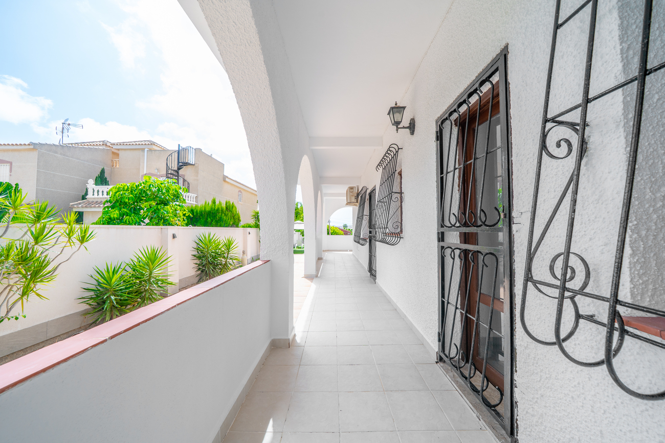 Exterior view in villa for sale in Los Balcones