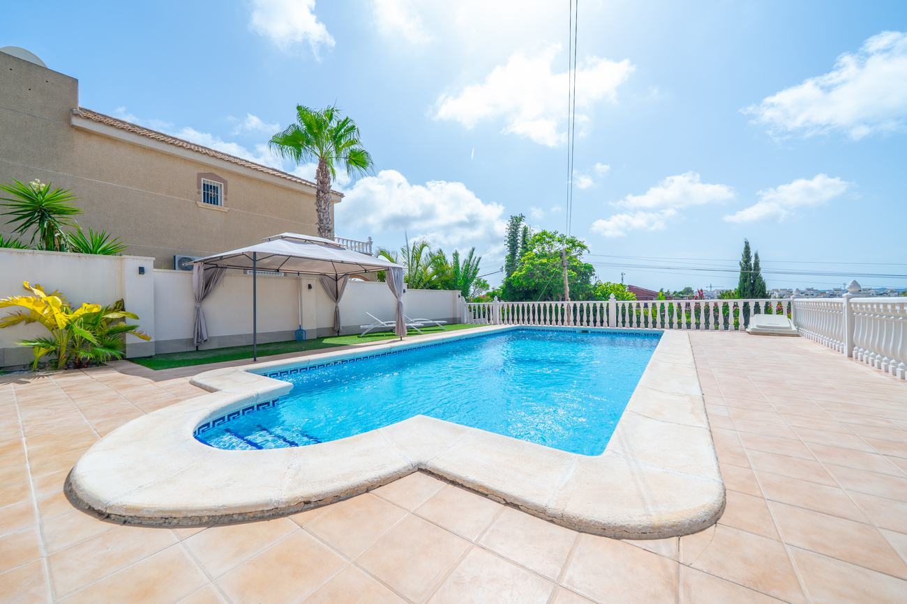 Bathroom in villa for sale in Los Balcones