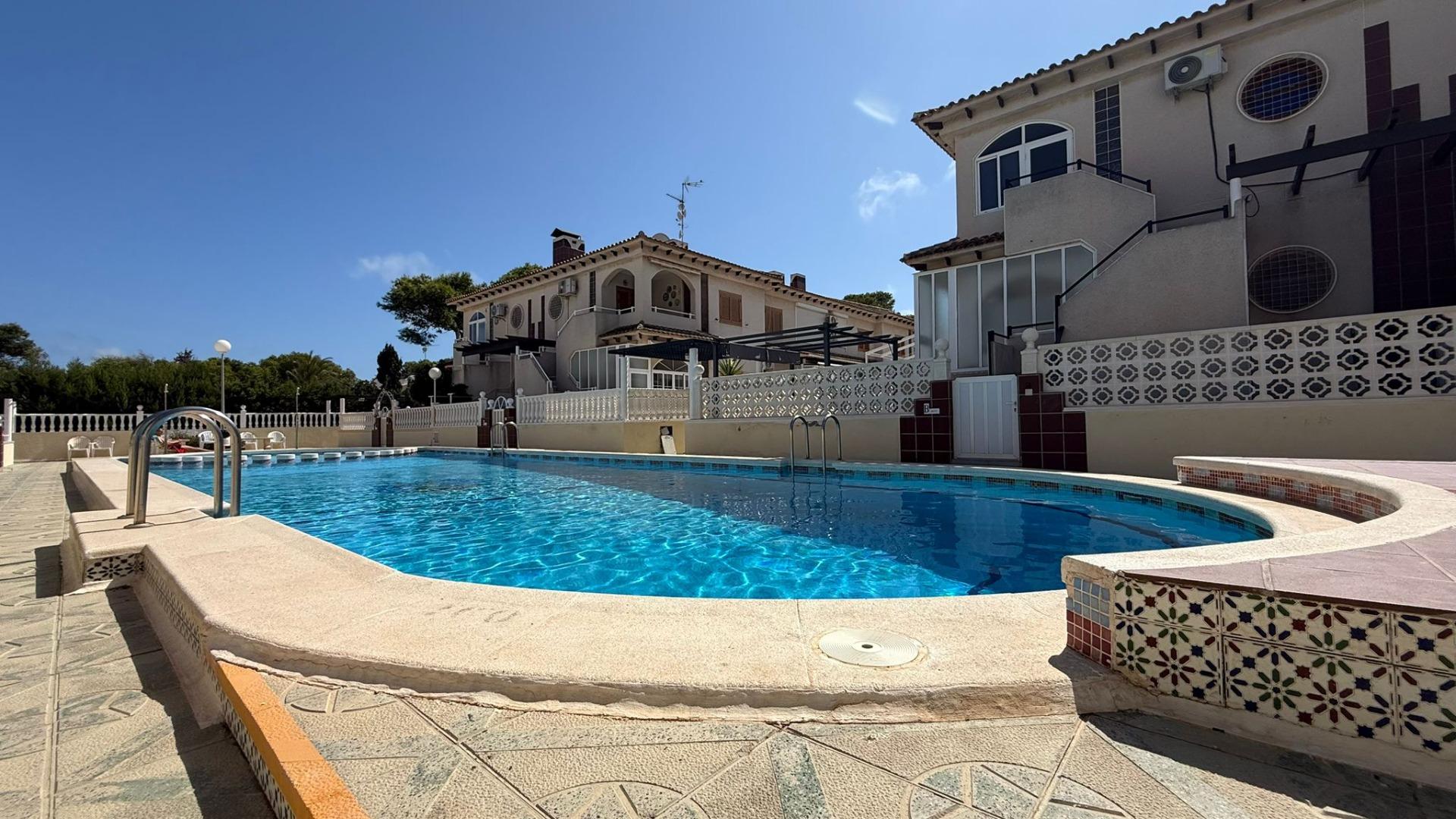 Terrace in bungalow for sale in Torrevieja
