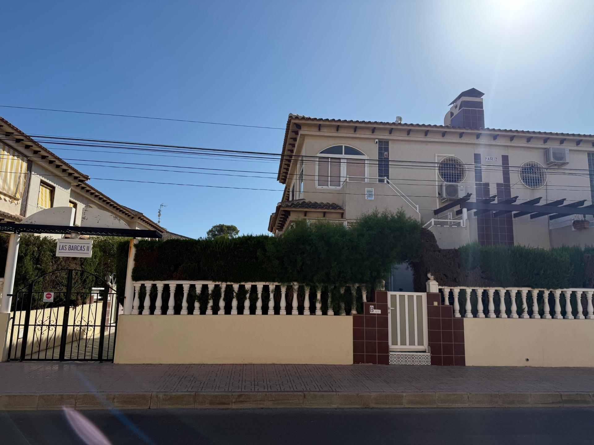 Garden in bungalow for sale in Torrevieja