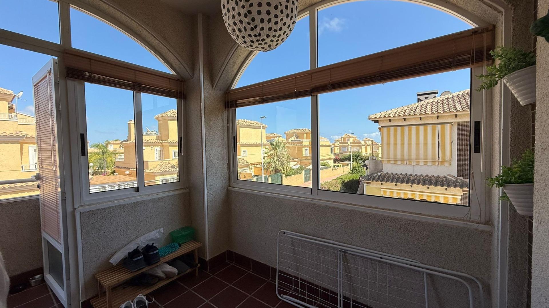 Dining area in bungalow for sale in Torrevieja