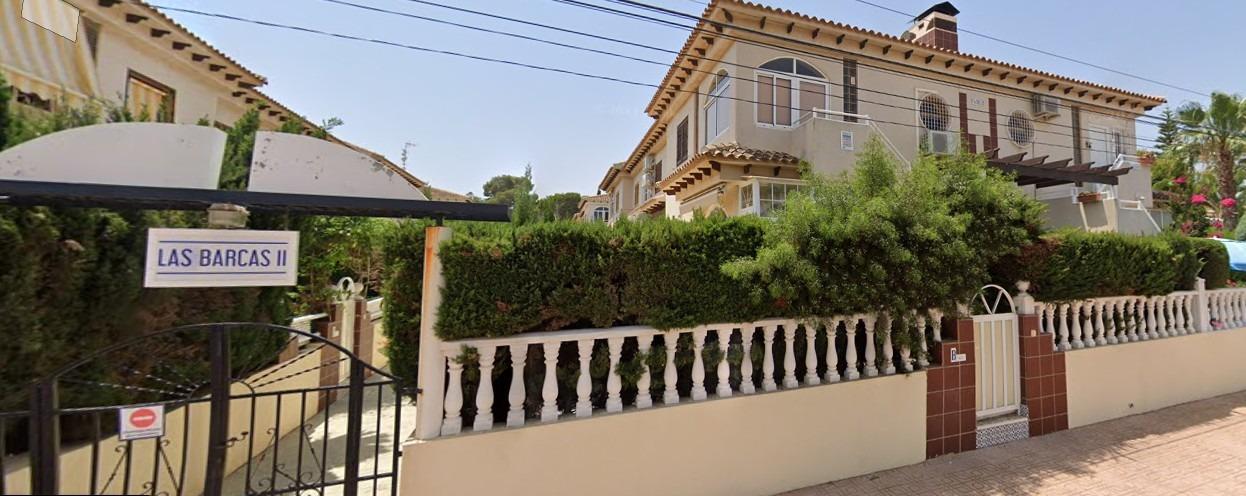 Garden in bungalow for sale in Torrevieja