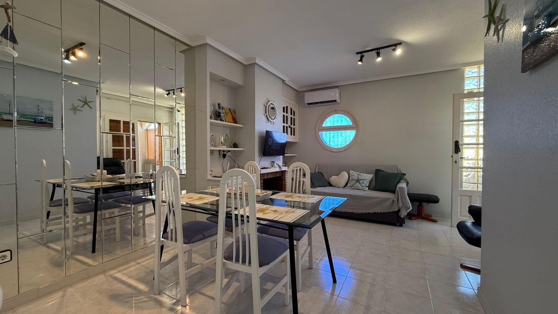Bedroom in bungalow for sale in Torrevieja