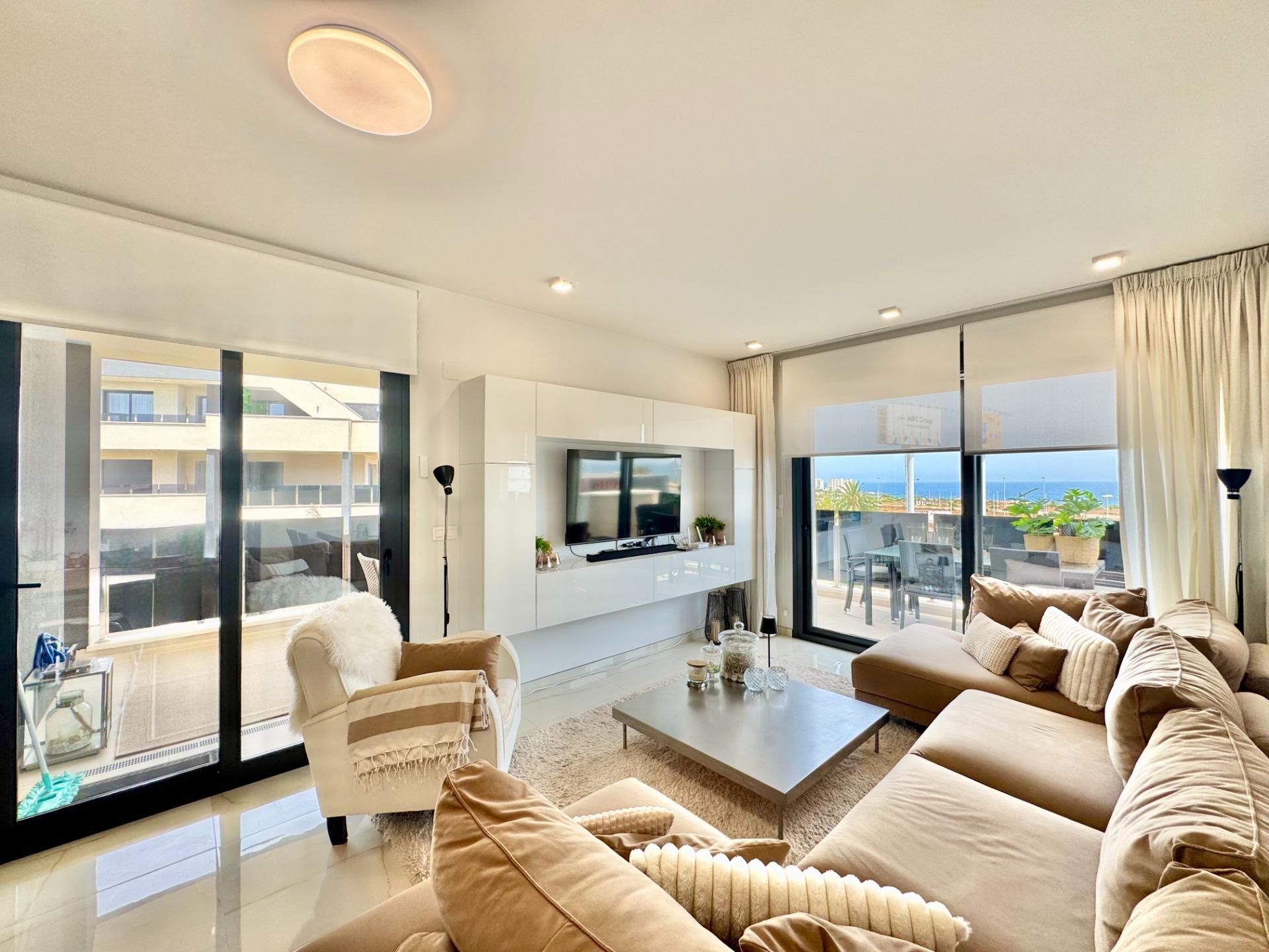 Dining area in apartment for sale in Orihuela Costa