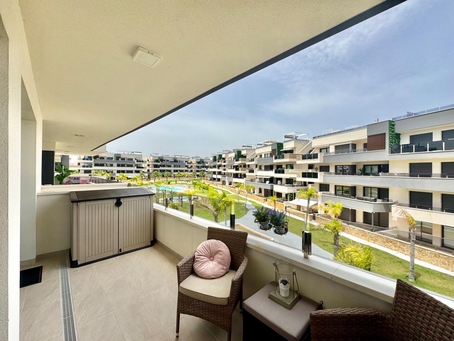 Bedroom in apartment for sale in Orihuela Costa