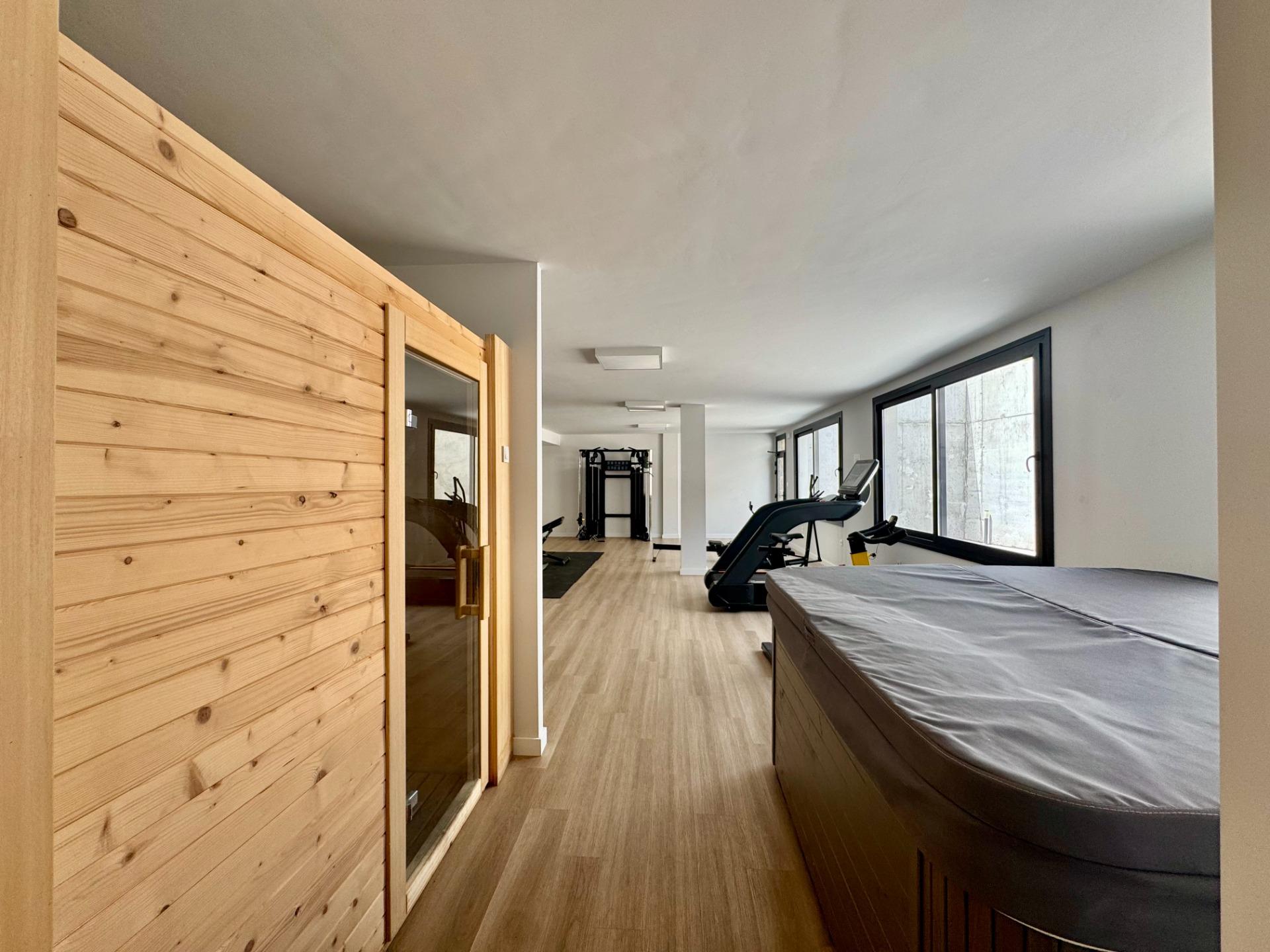 Bedroom in apartment for sale in Orihuela Costa