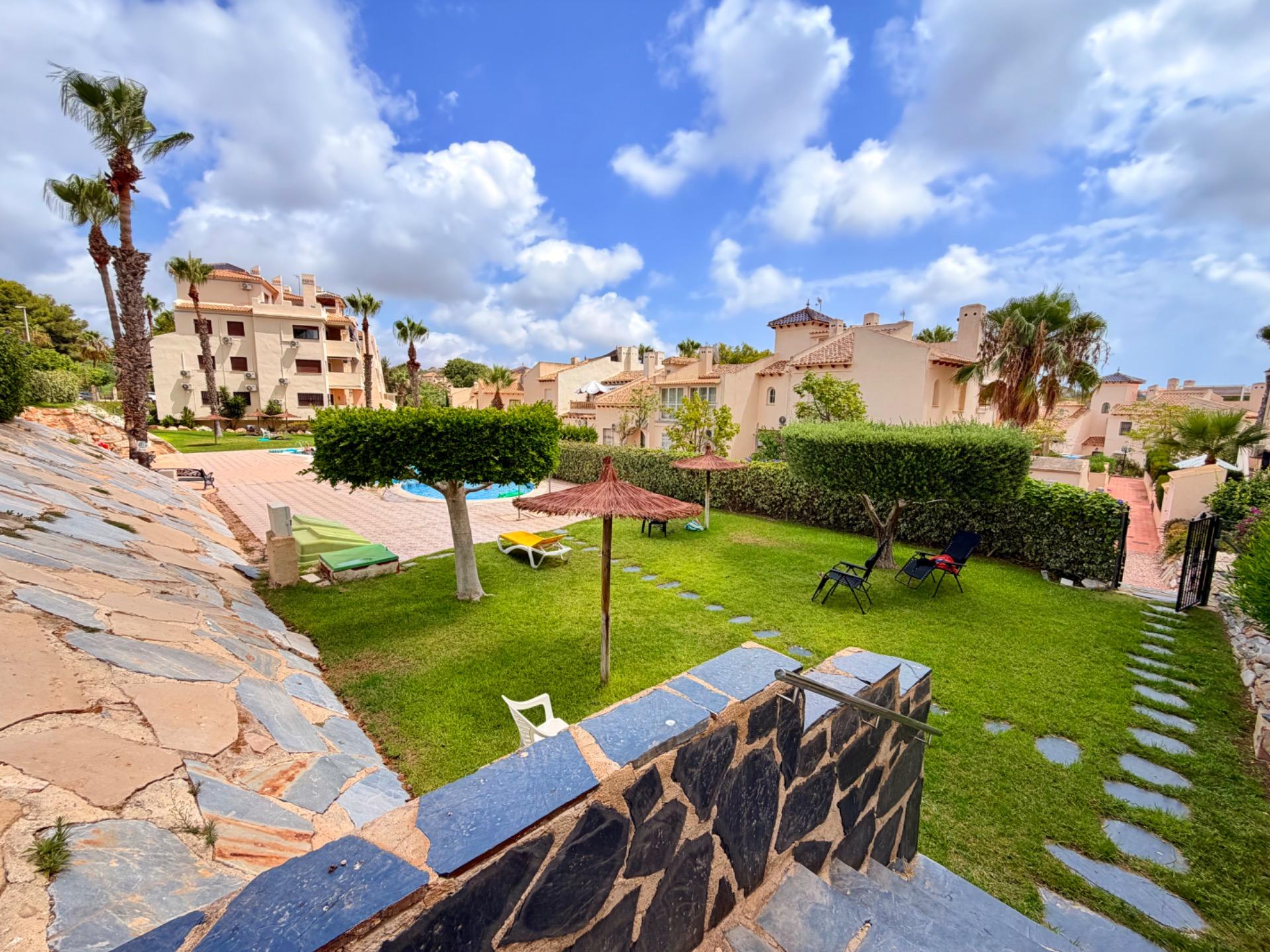 Garden in apartment for sale in Orihuela Costa