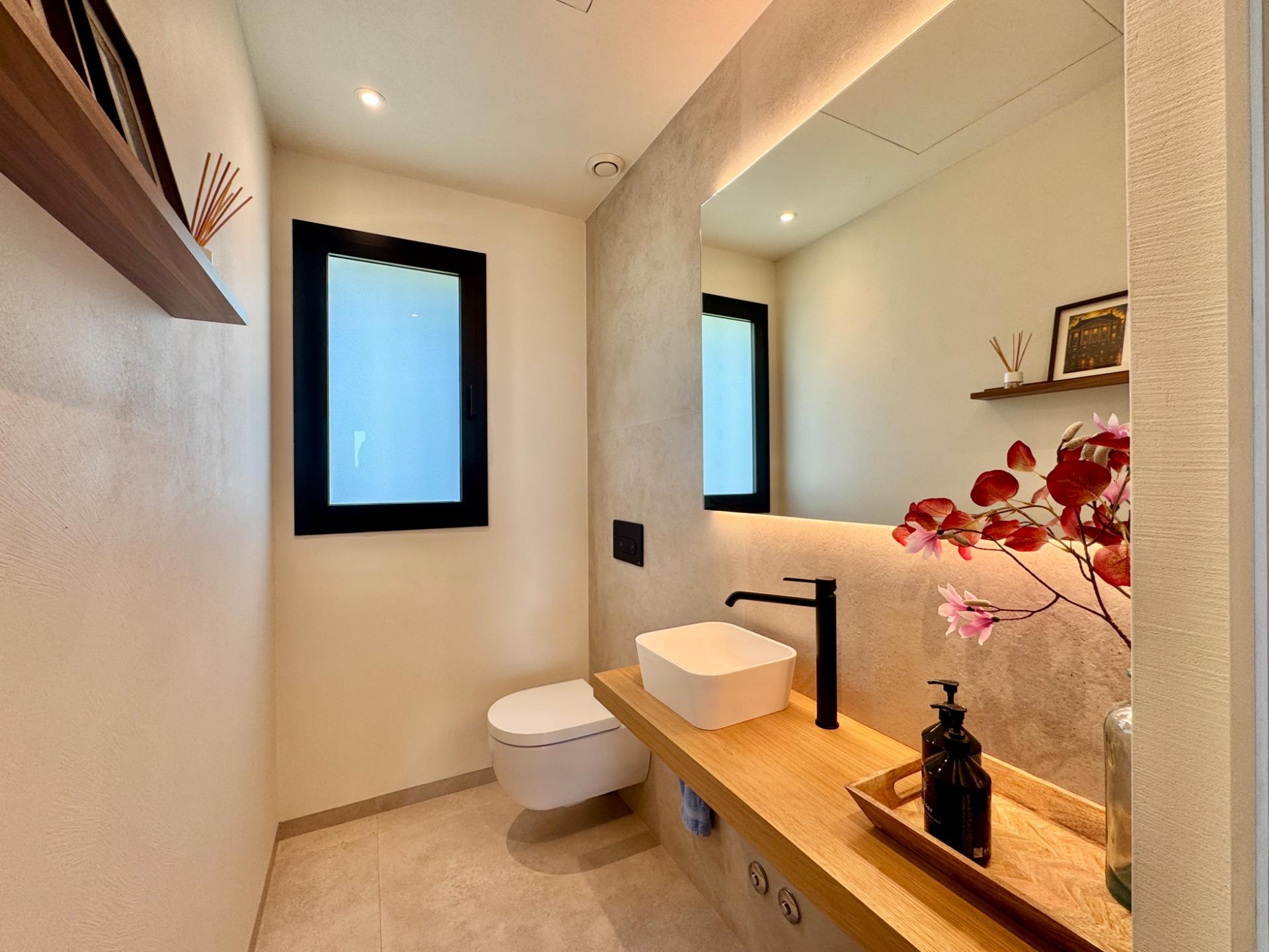 Bathroom in apartment for sale in Orihuela