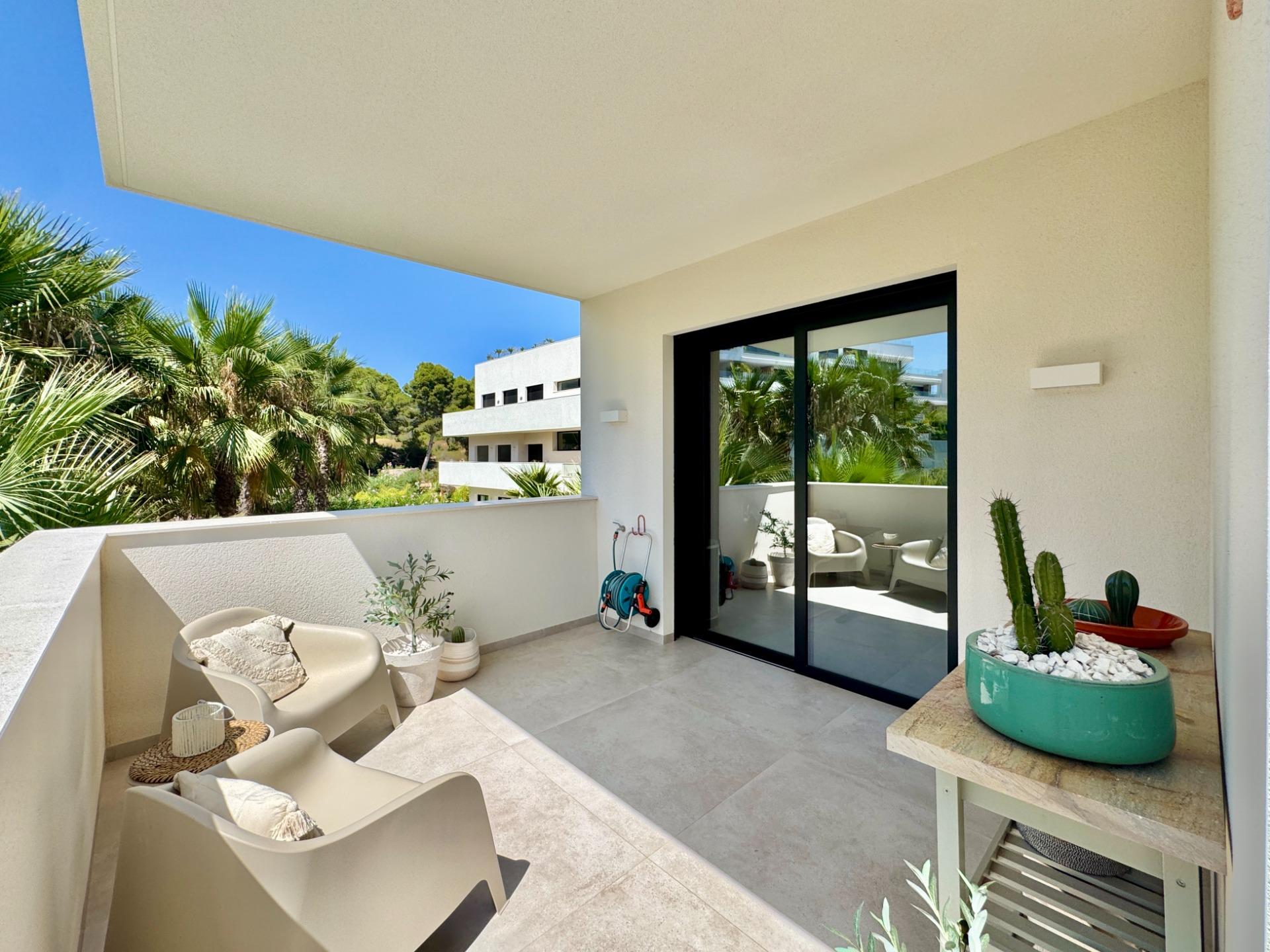 Bedroom in apartment for sale in Orihuela