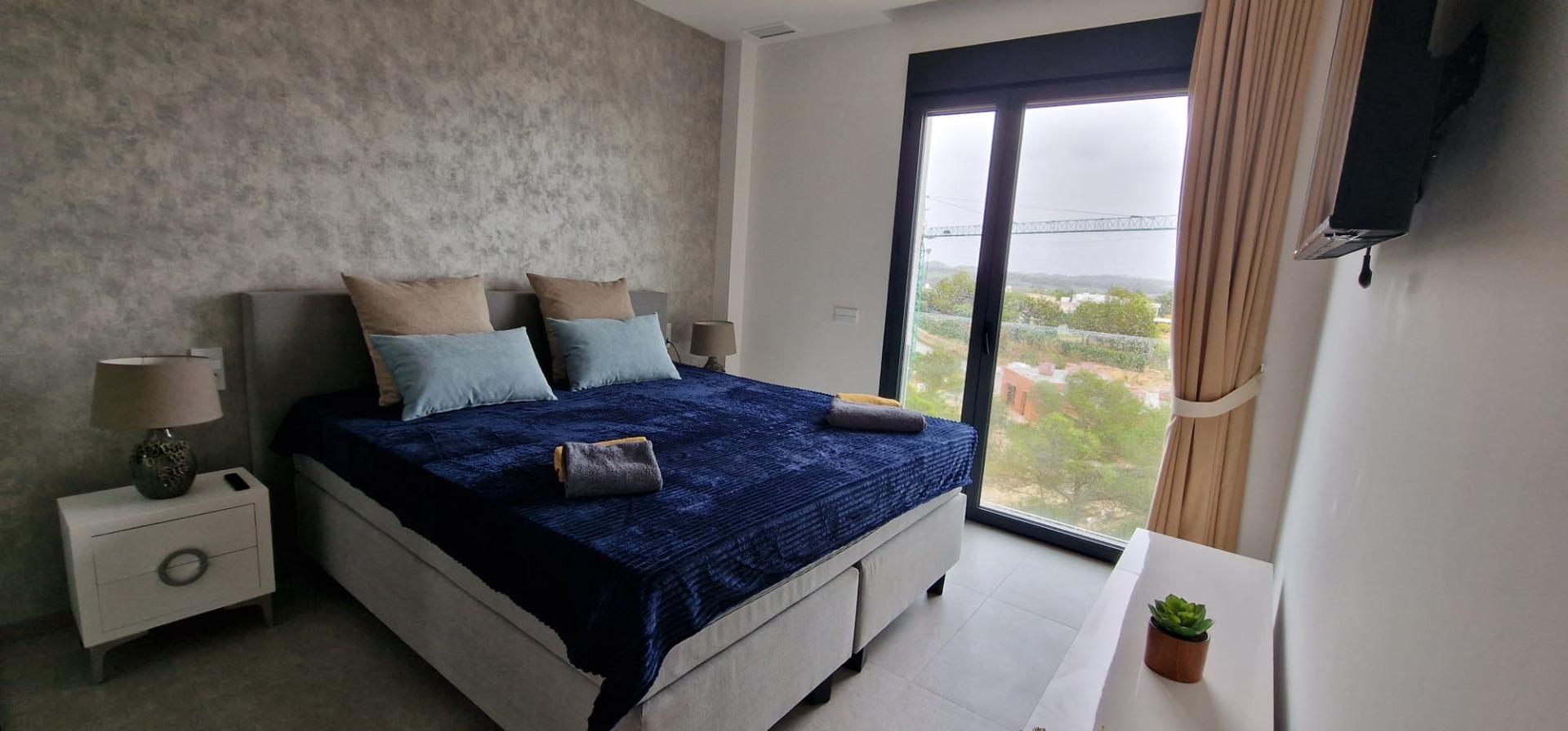 Bedroom in apartment for sale in Orihuela