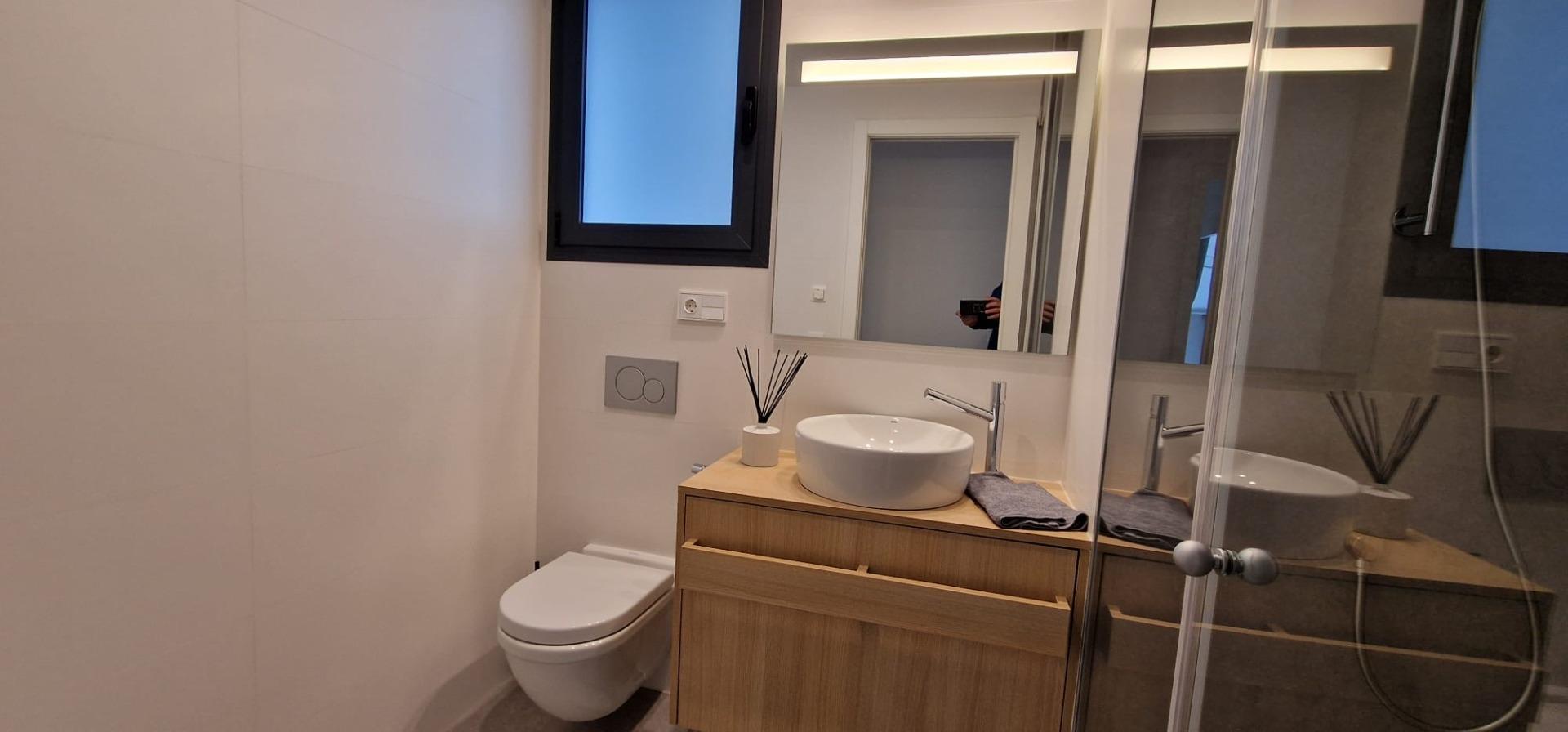 Bedroom in apartment for sale in Orihuela