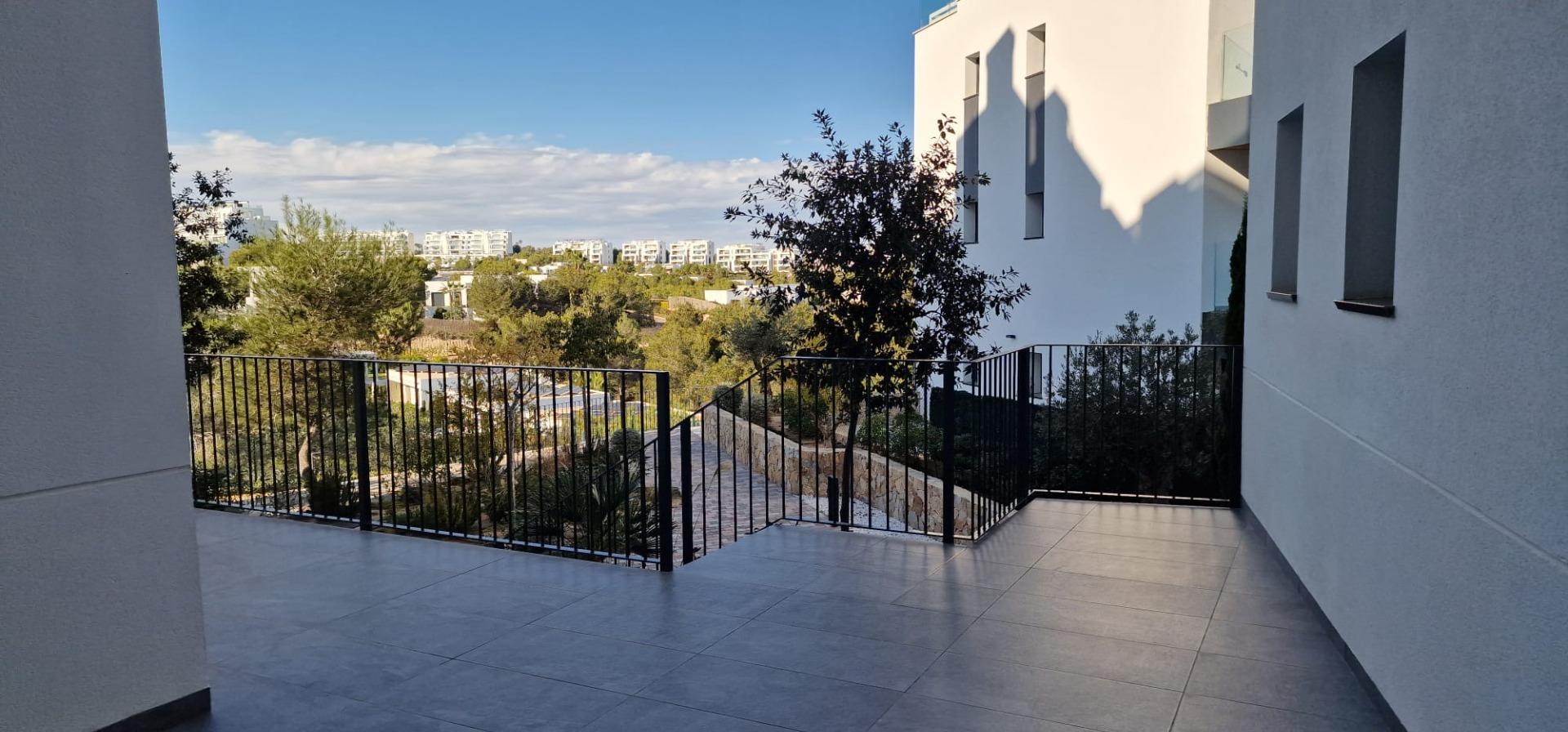 Bedroom in apartment for sale in Orihuela