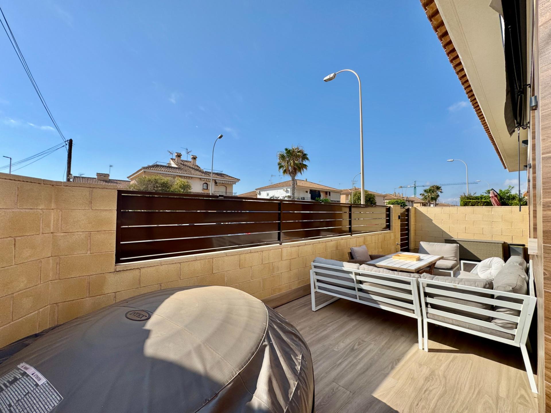 Bathroom in apartment for sale in Santiago de la Ribera