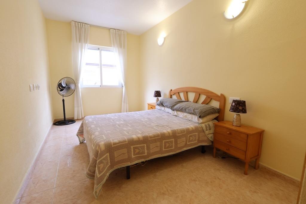 Bedroom in apartment for sale in Torrevieja