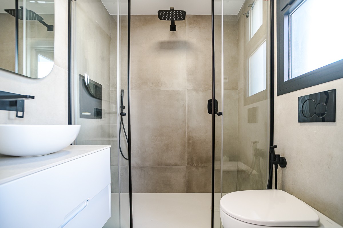Master bedroom in apartment for sale in Lo Pagan
