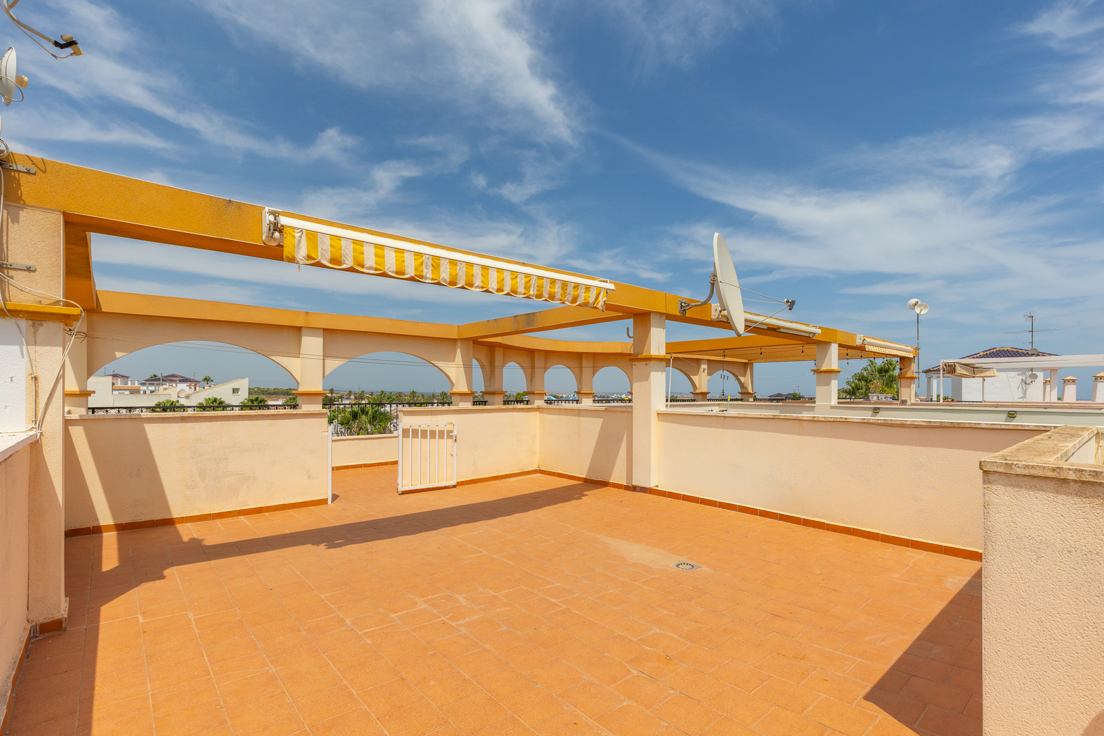 Bathroom in apartment for sale in Orihuela