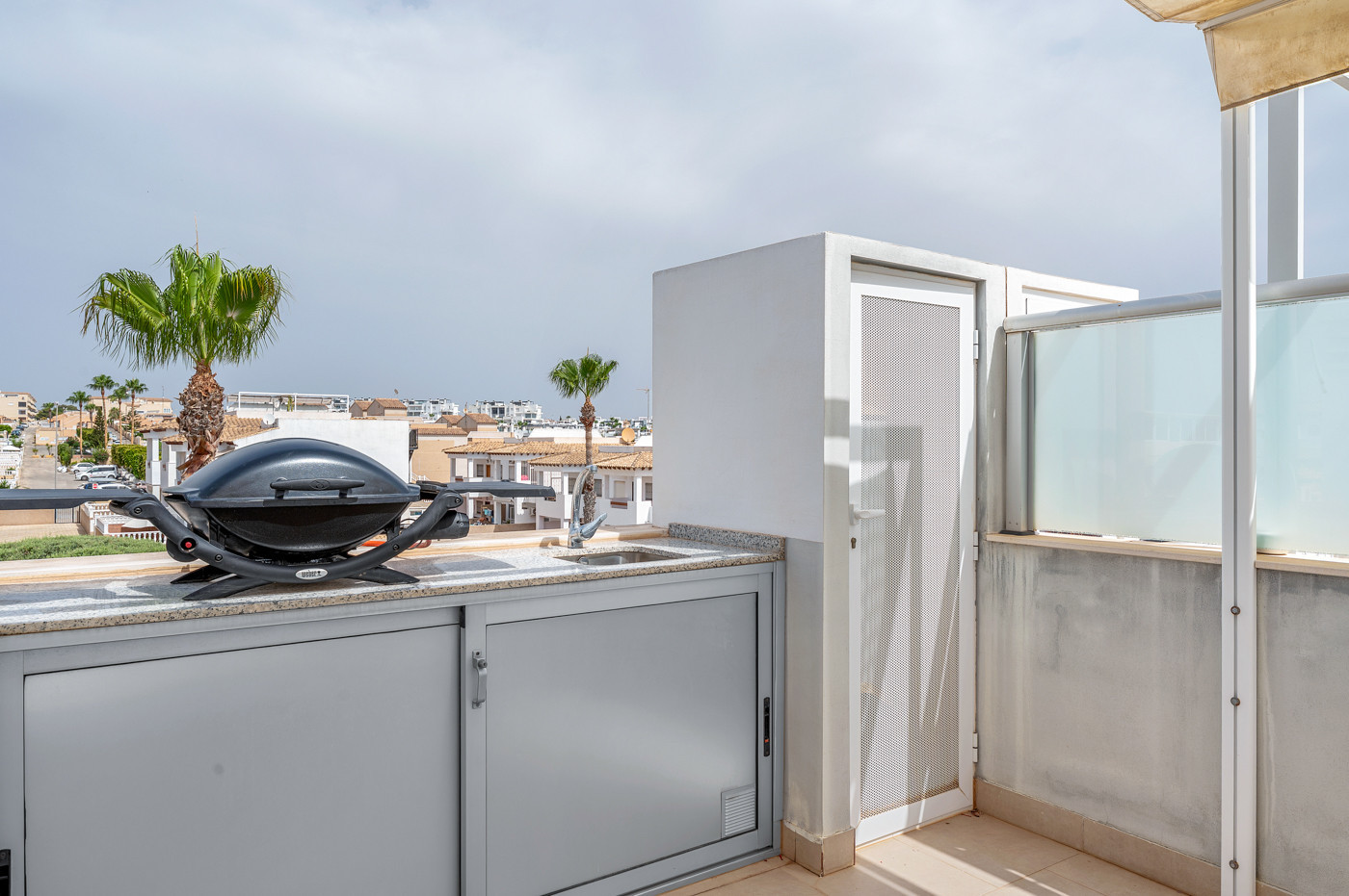 Kitchen in bungalow for sale in Orihuela Costa