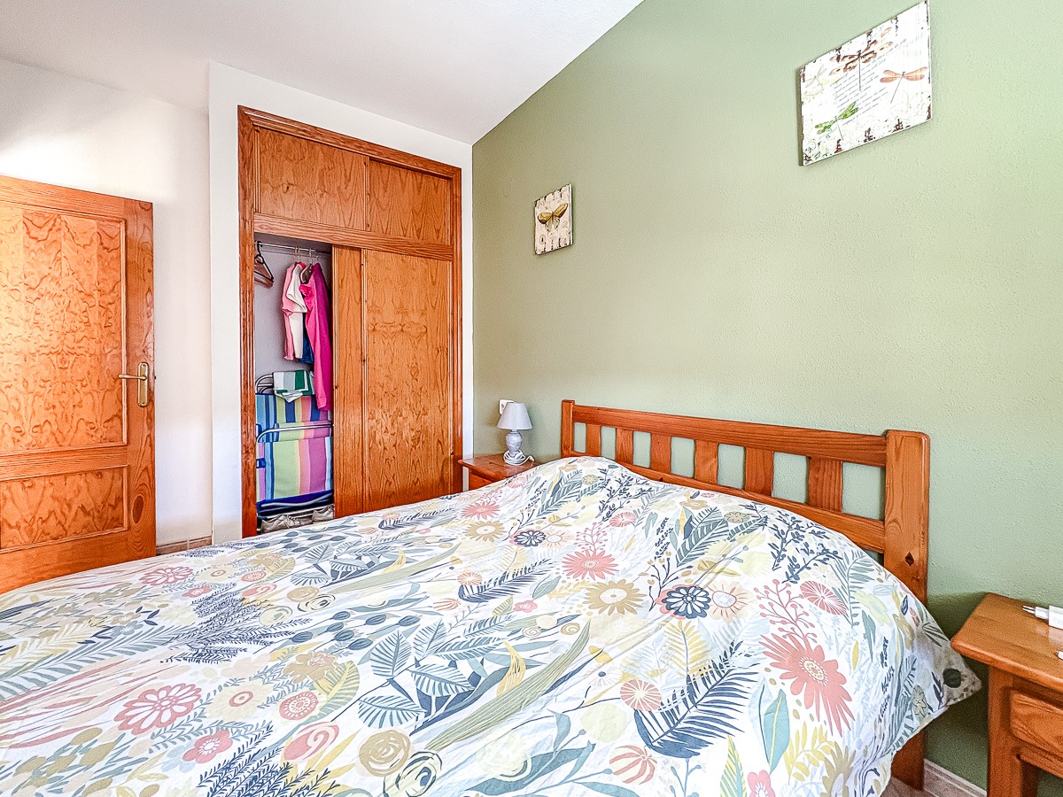 Master bedroom in apartment for sale in Torrevieja