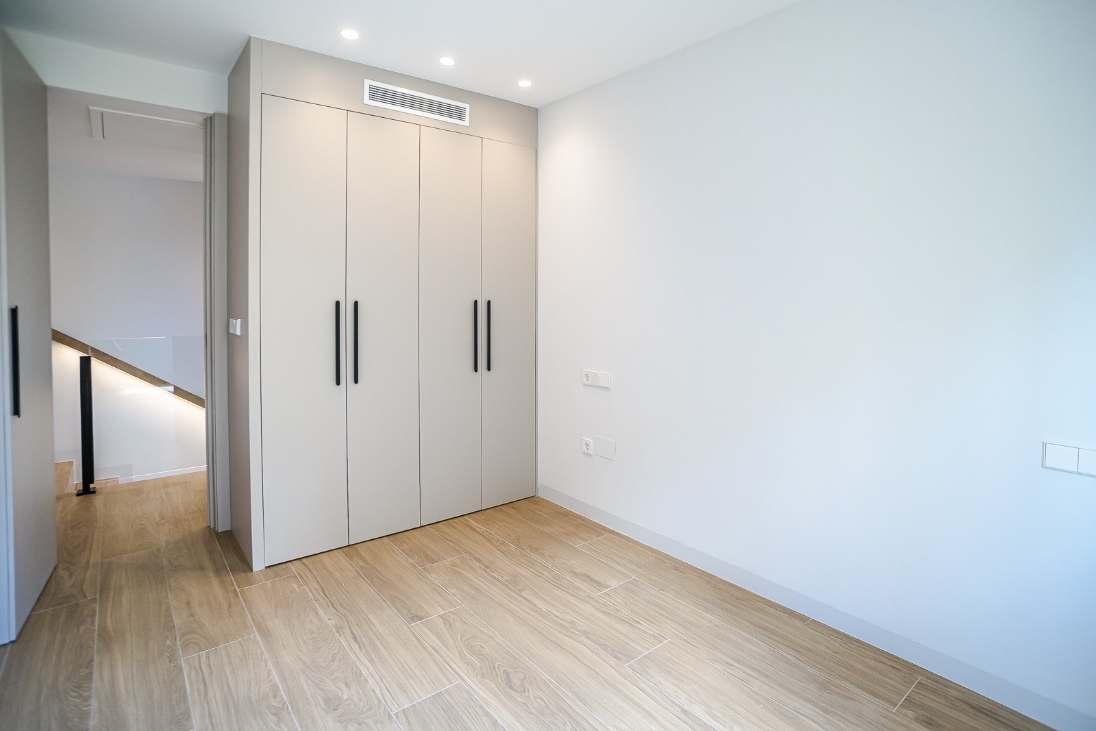 Master bedroom in villa for sale in San Javier
