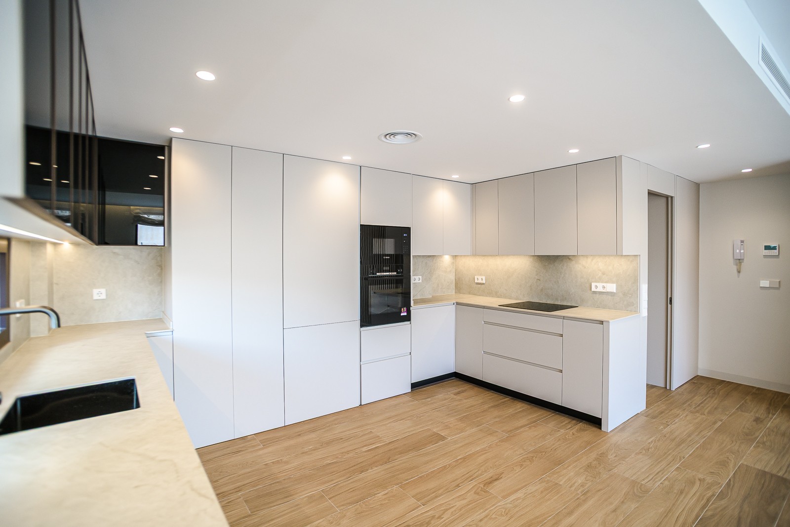 Dining area in villa for sale in San Javier