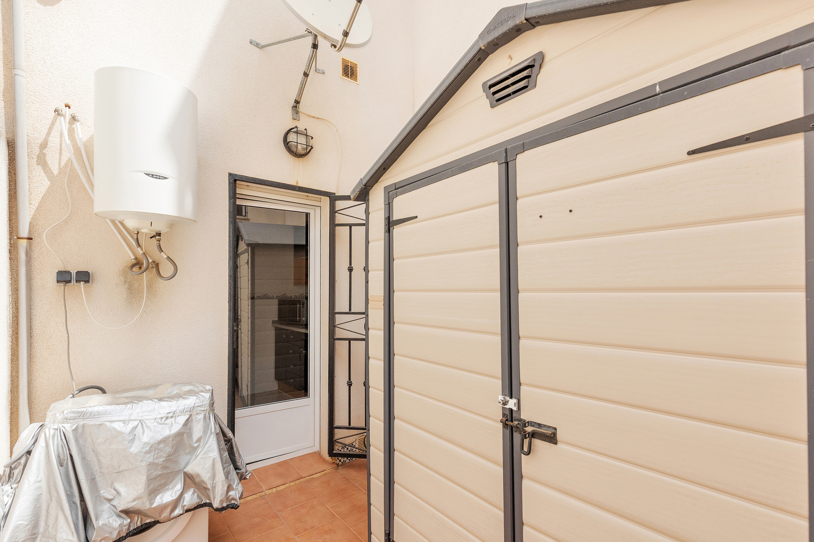 Master bedroom in apartment for sale in Orihuela Costa