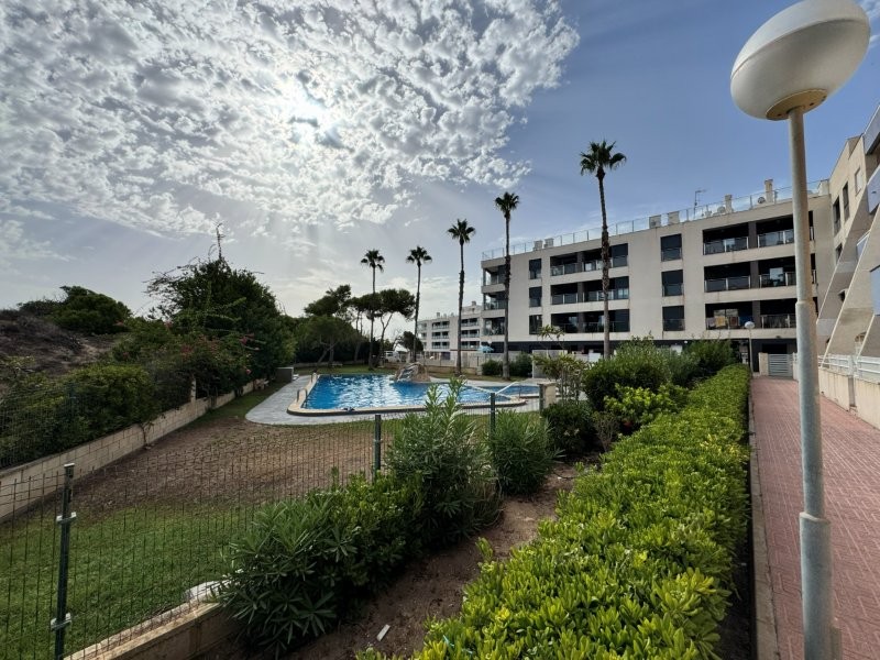 Garden in apartment for sale in La Mata