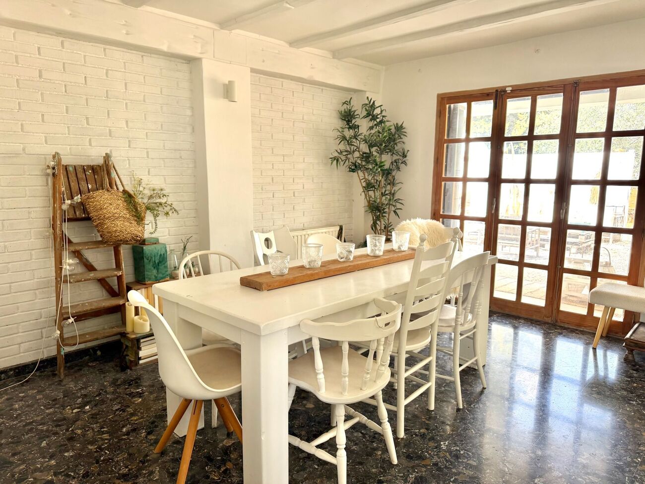 Dining area in finca for sale in Gea Y Truyols