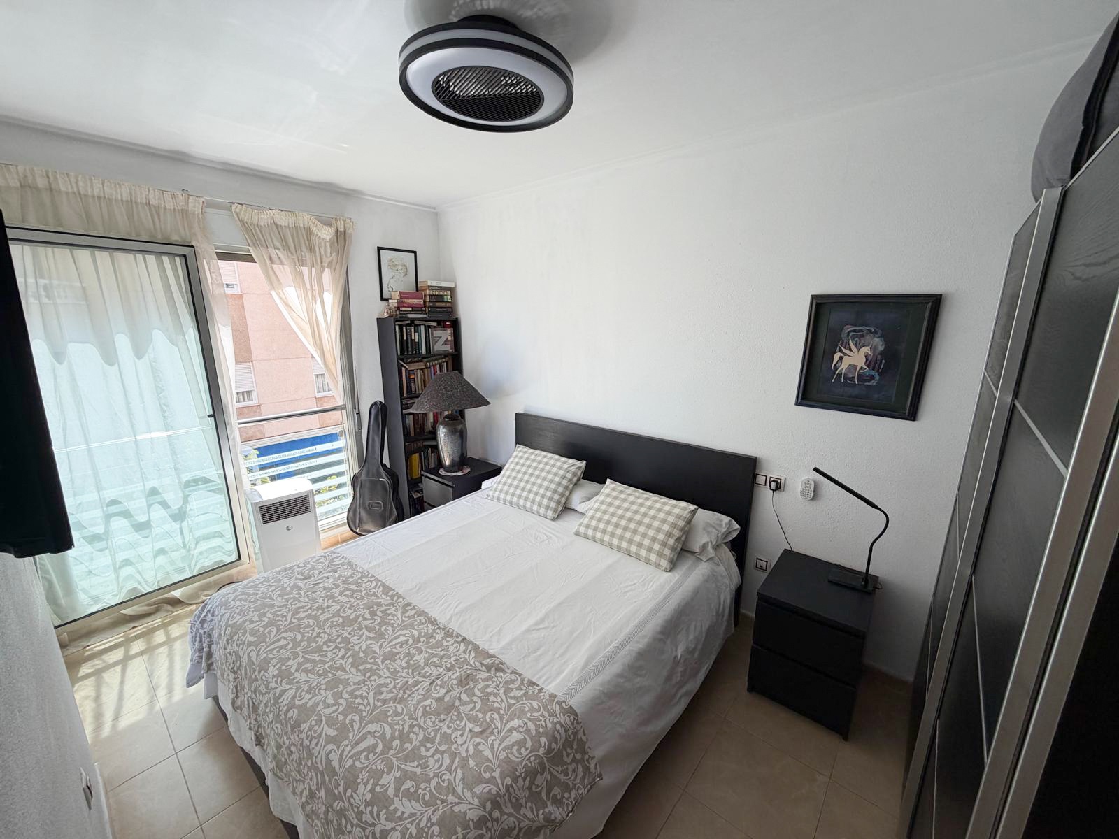Bedroom in apartment for sale in Torrevieja