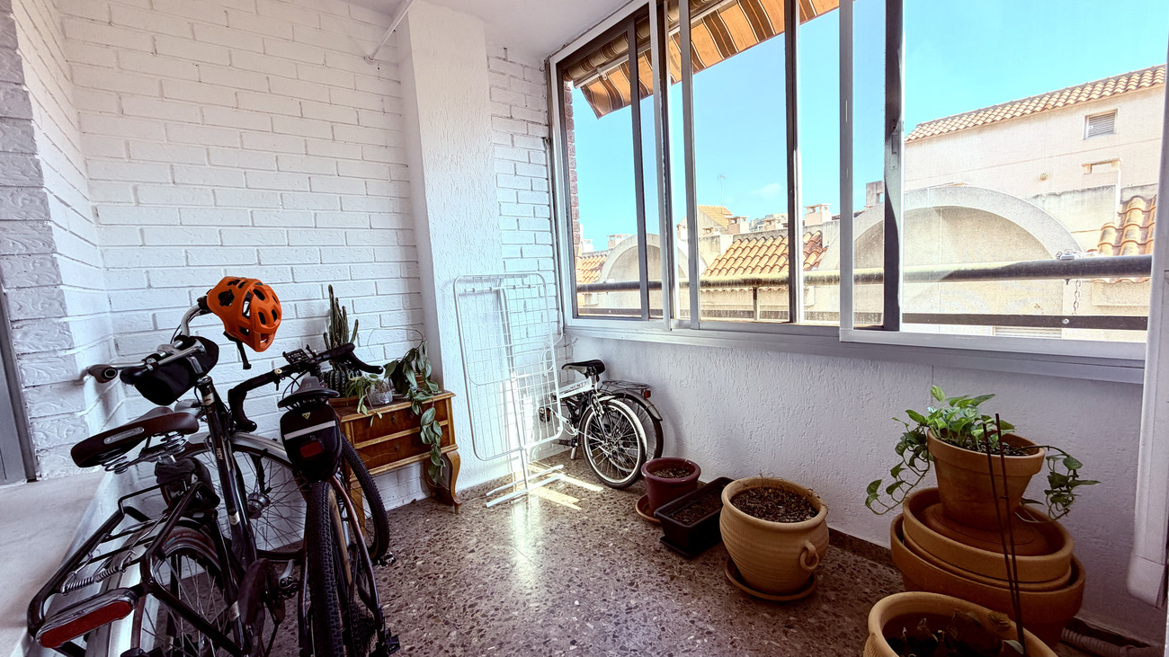 Living room in apartment for sale in Alicante