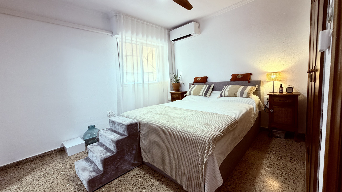 Pool area in apartment for sale in Alicante
