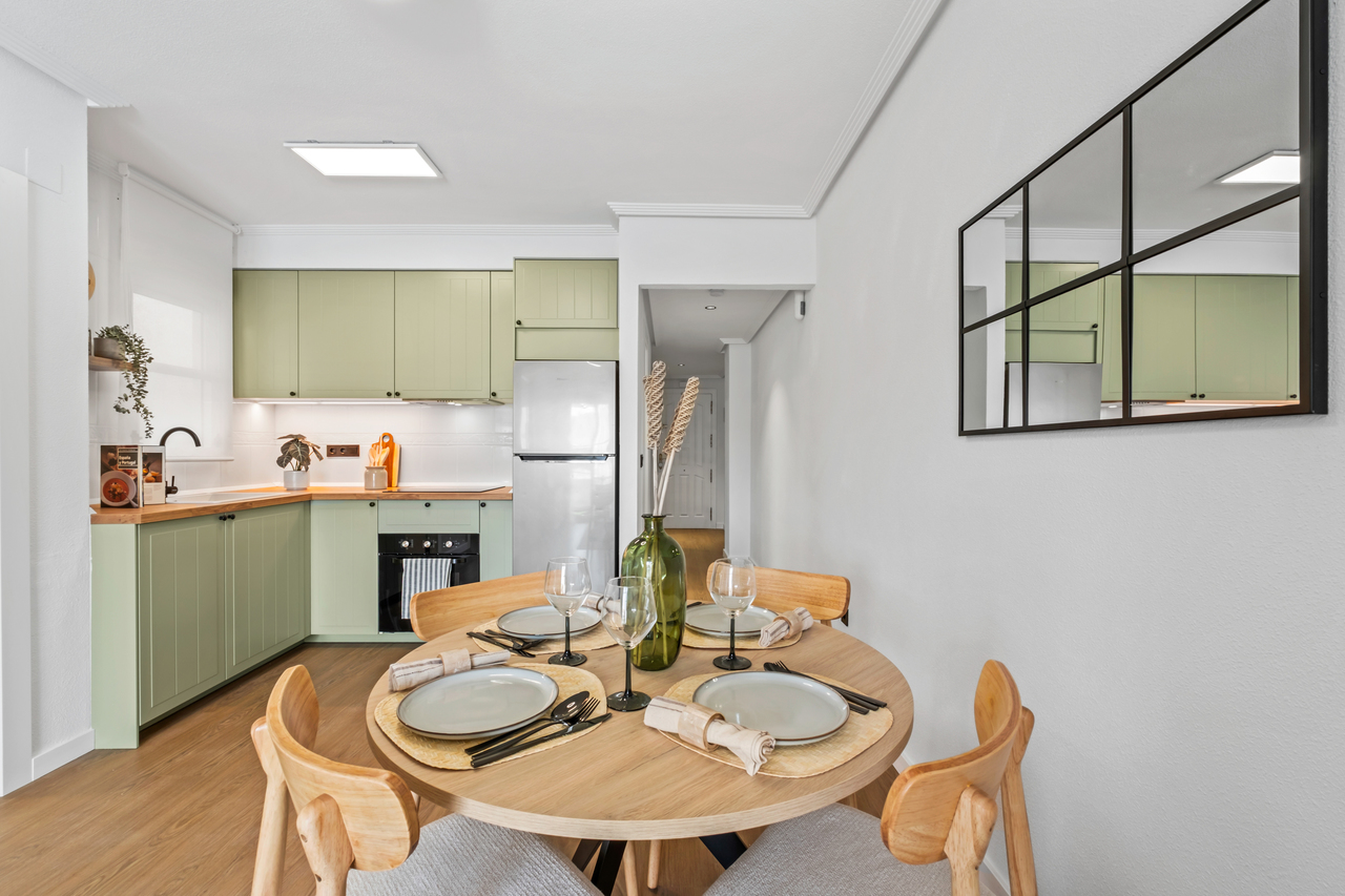 Dining area in apartment for sale in Playa Flamenca