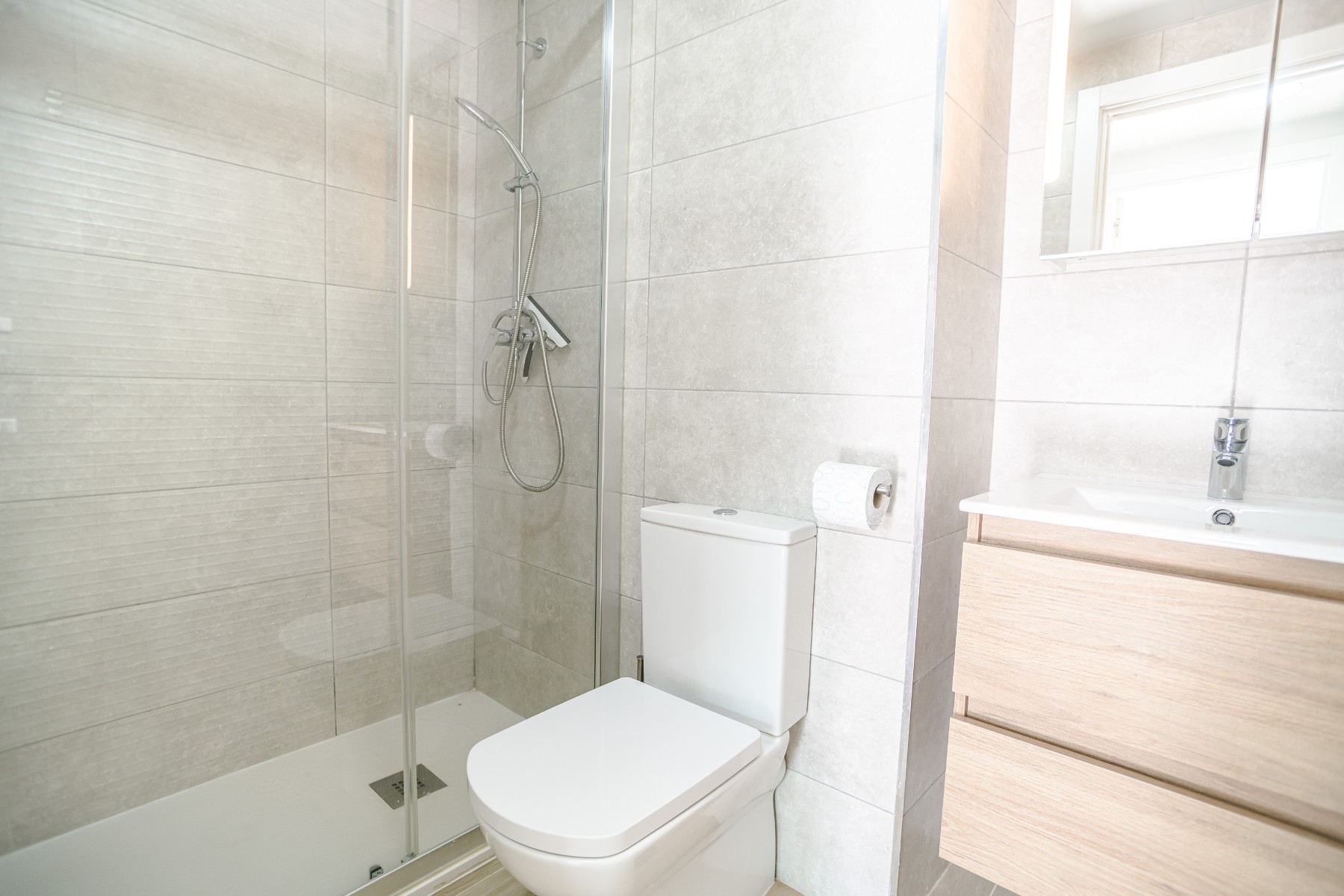 Bathroom in apartment for sale in Cartagena