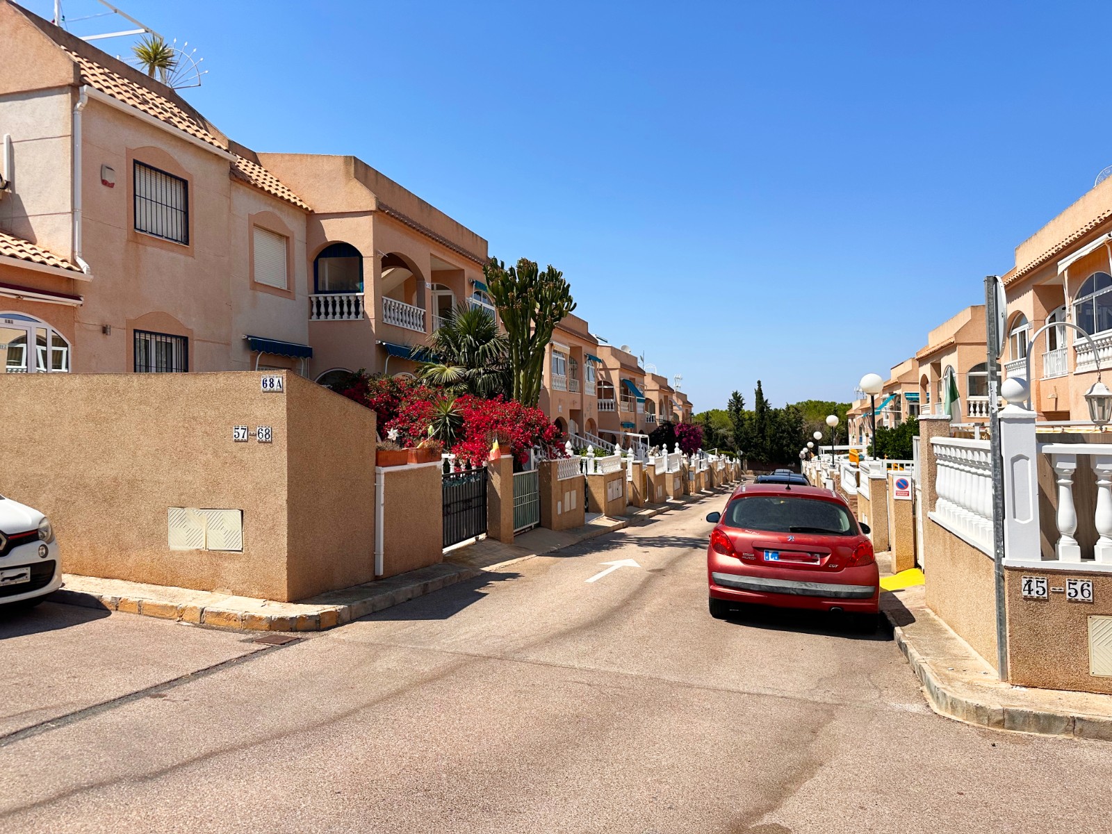 Master bedroom in bungalow for sale in Torrevieja