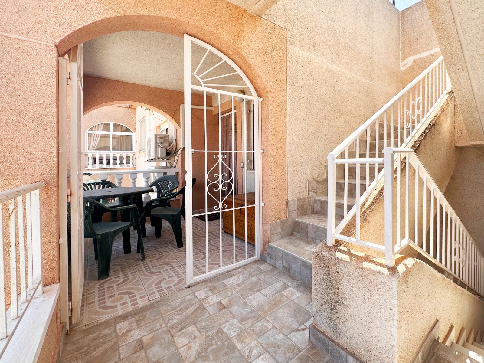 Terrace in bungalow for sale in Torrevieja