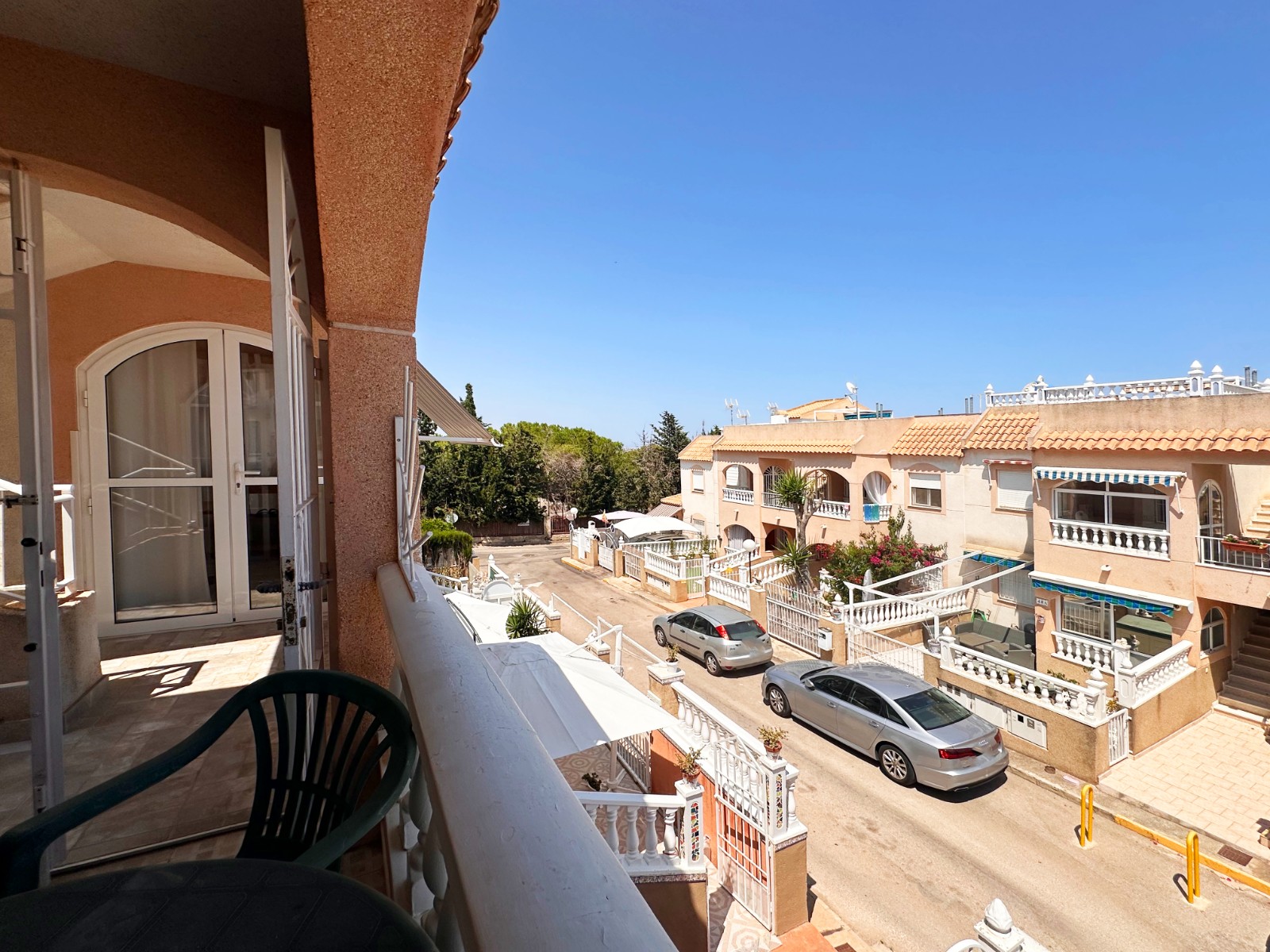 Pool area in bungalow for sale in Torrevieja
