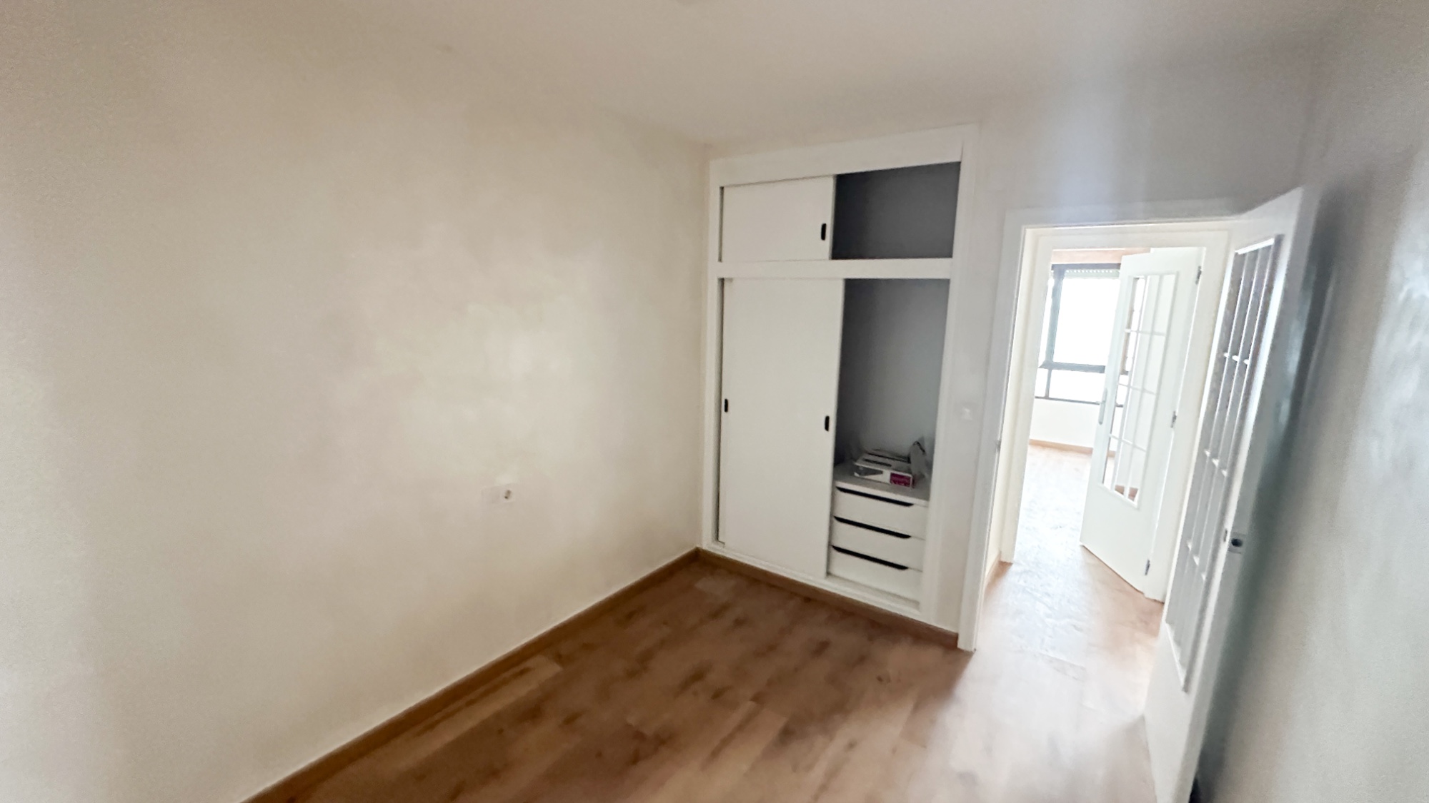 Bedroom in apartment for sale in Torrevieja