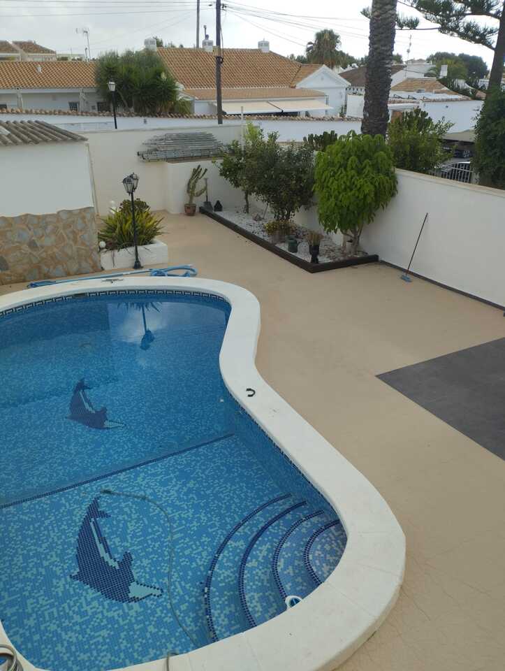 Bathroom in villa for sale in Cabo Roig