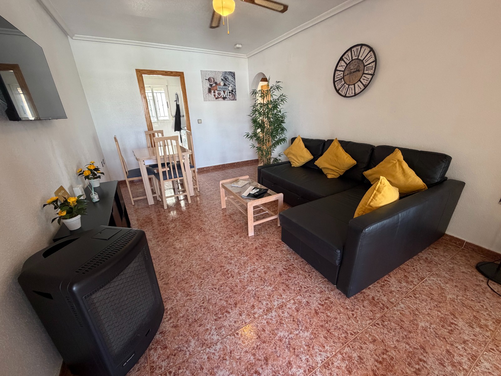 Bedroom in apartment for sale in Orihuela
