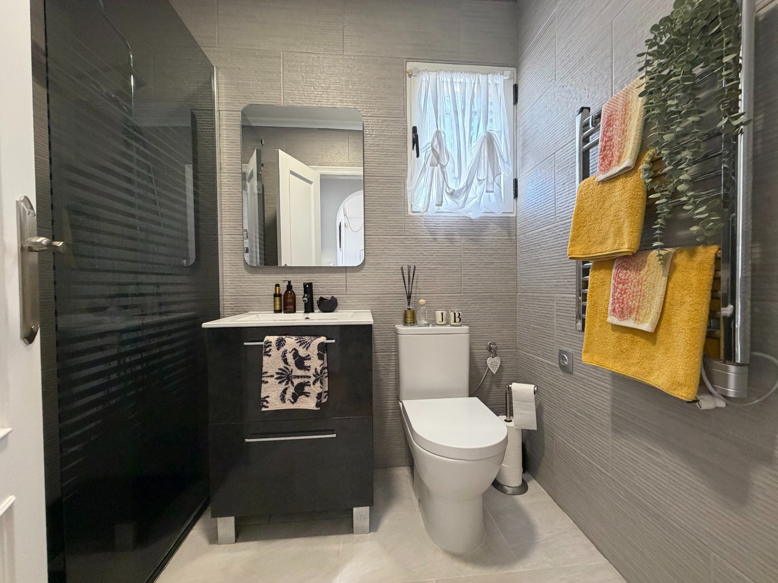 Bathroom in apartment for sale in Orihuela