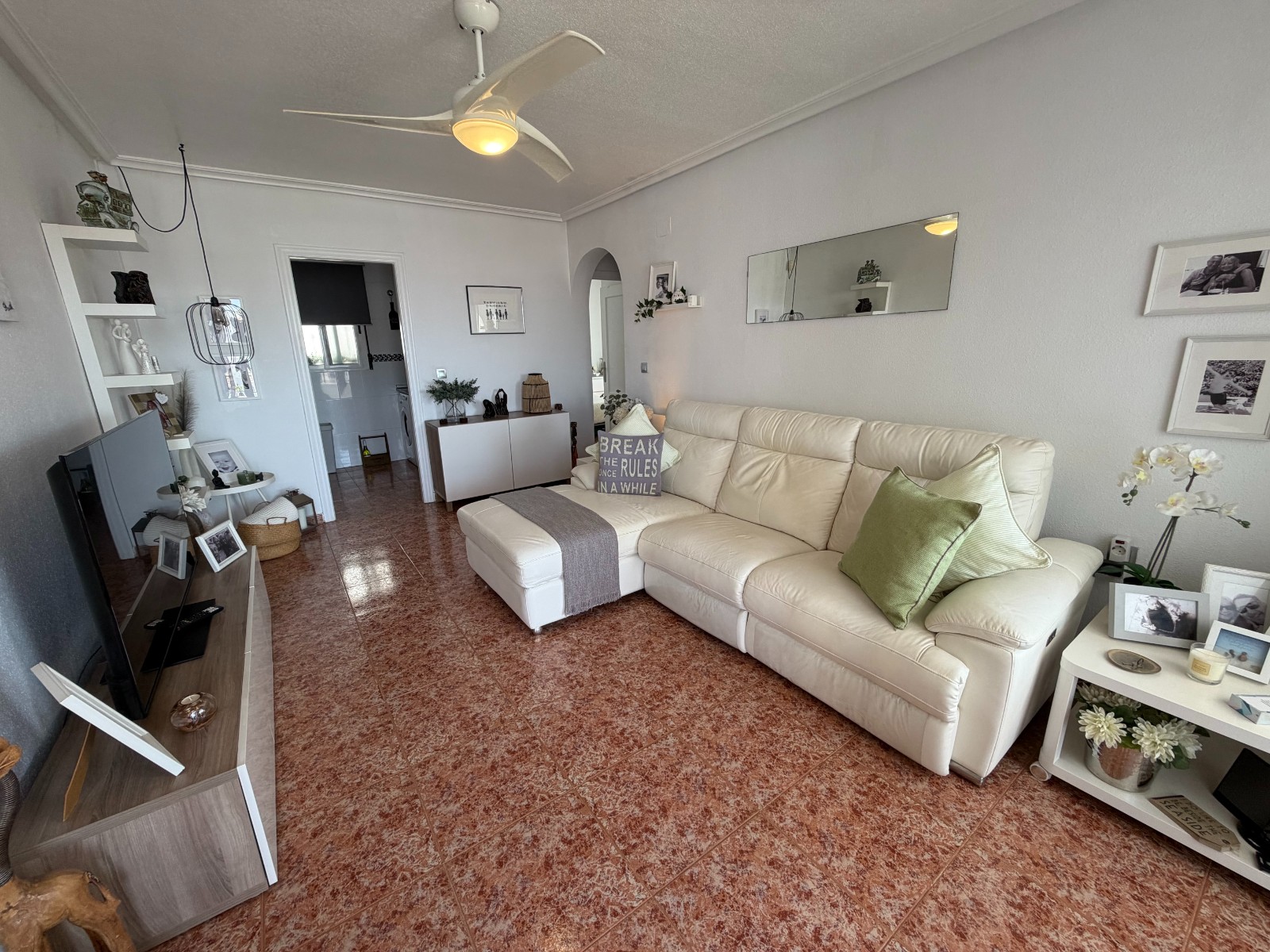 Bedroom in apartment for sale in Orihuela