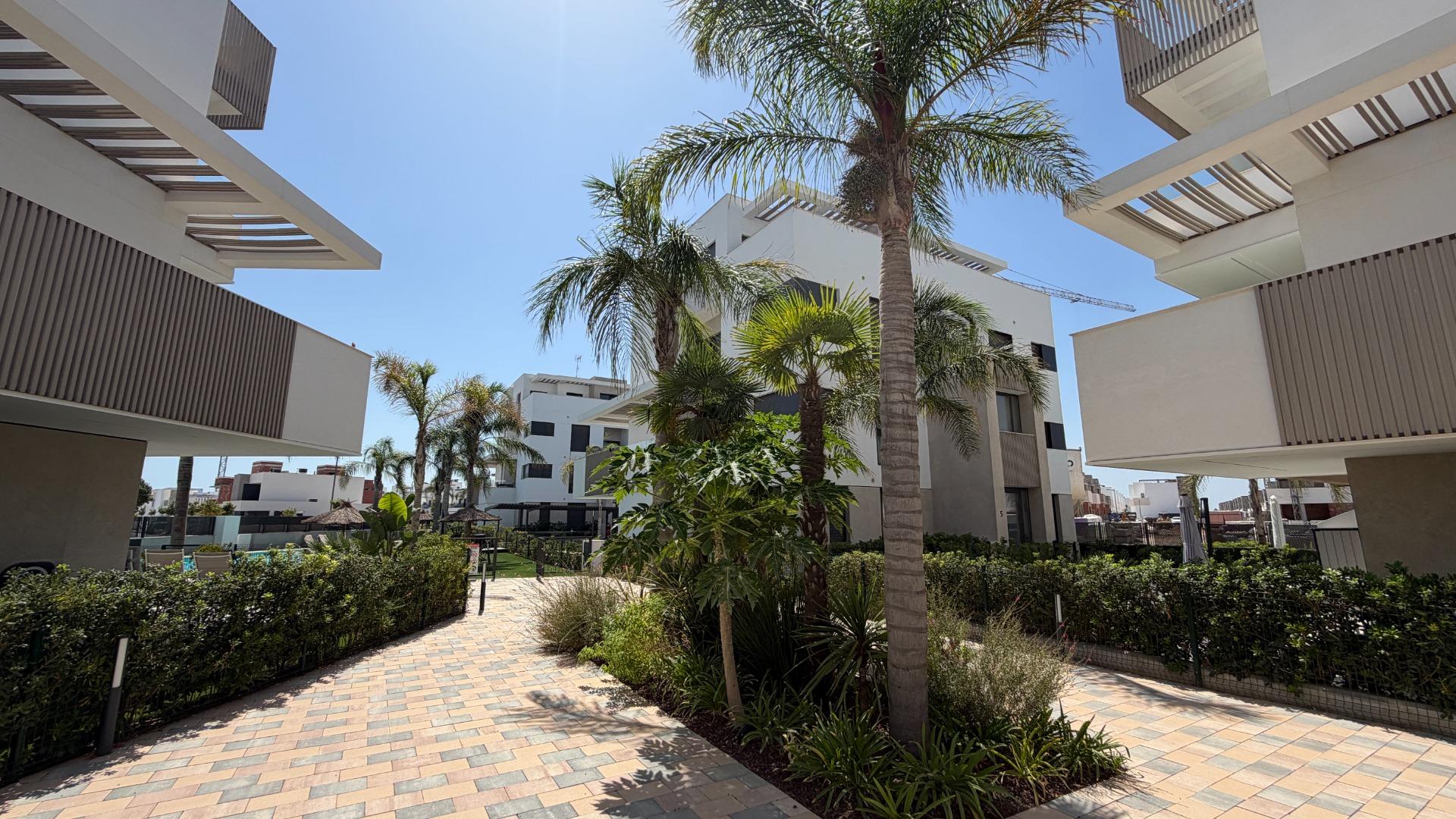 Garden in apartment for sale in Los Alcazares