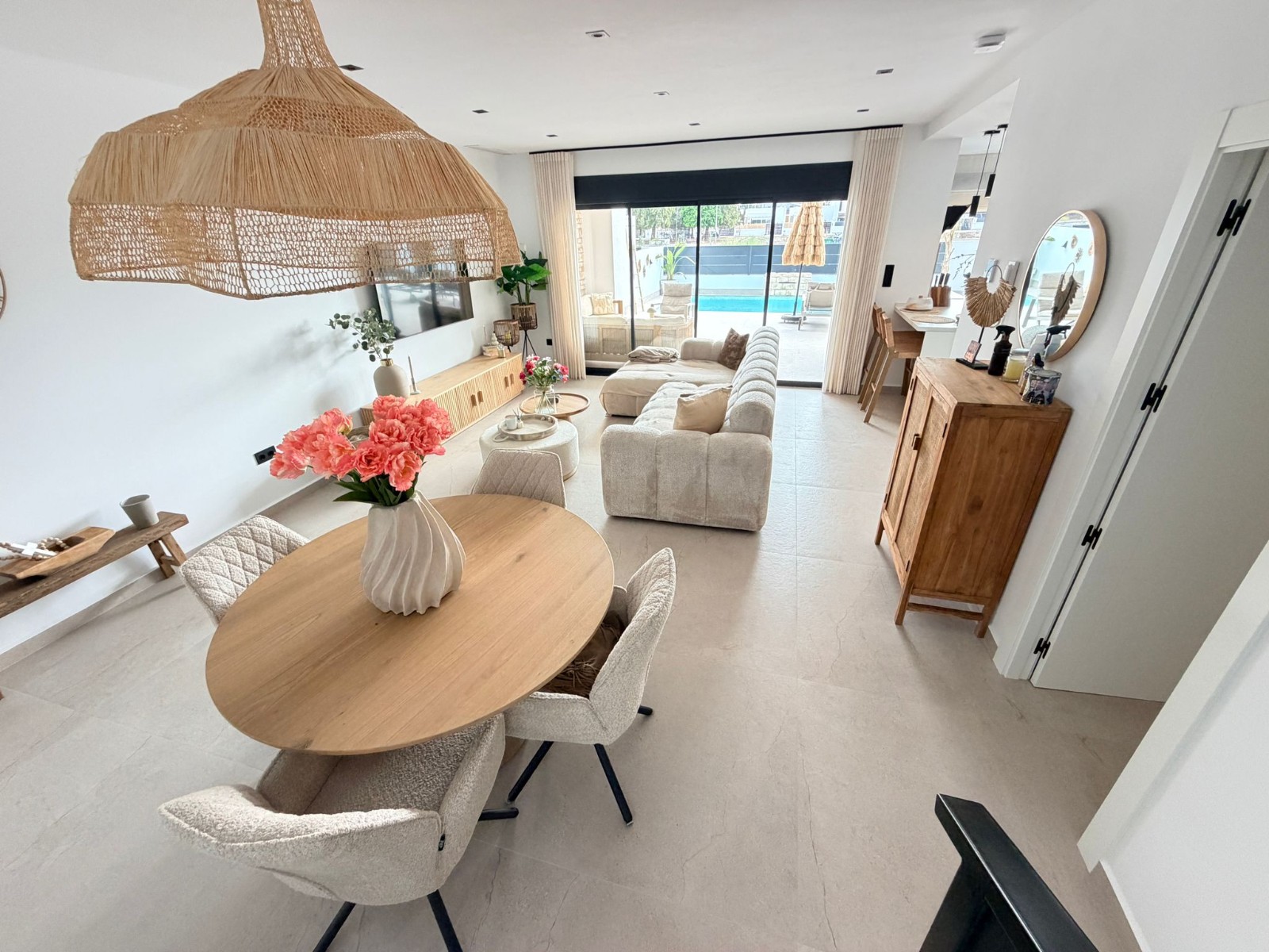 Dining area in villa for sale in Dolores