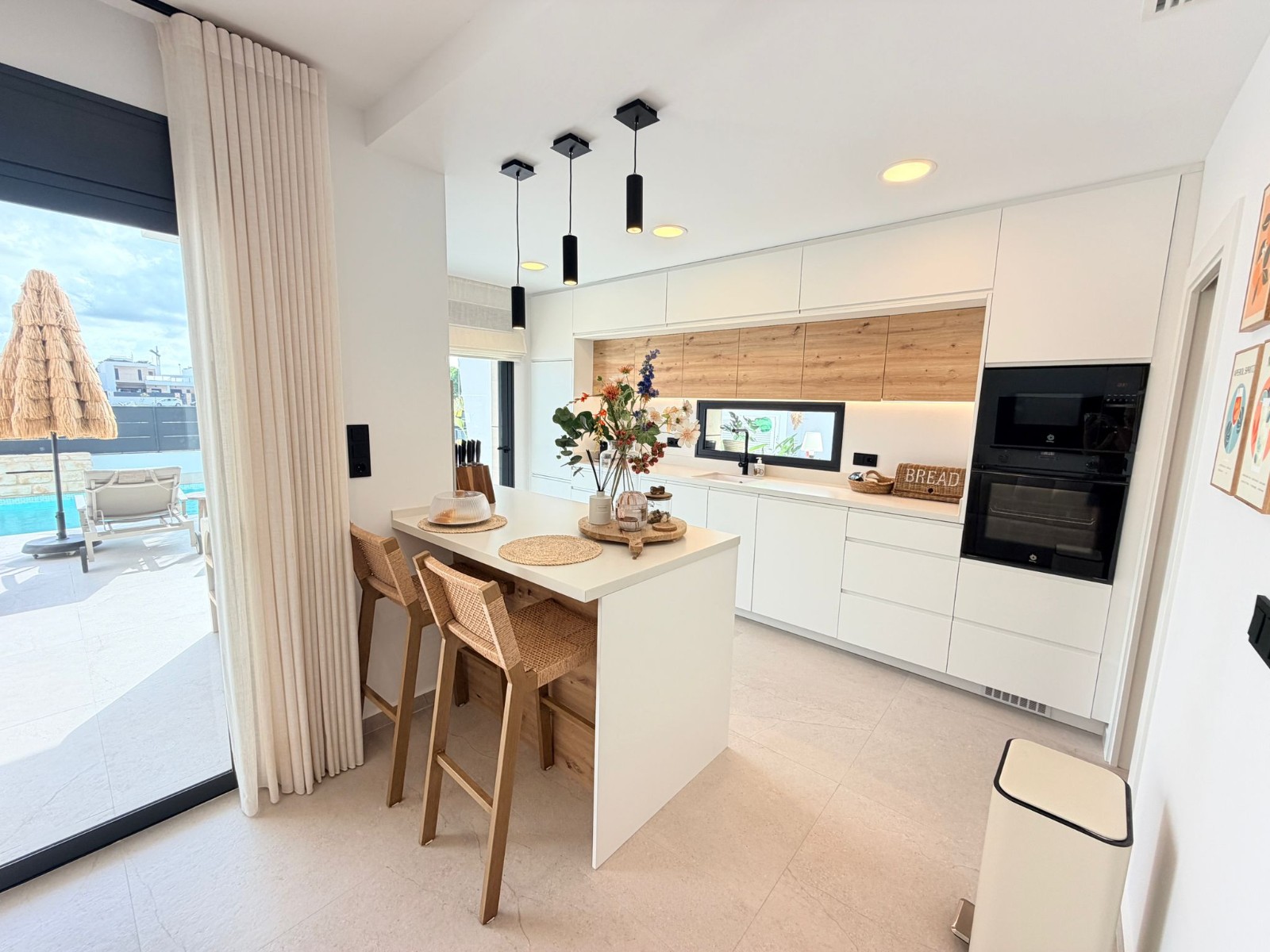 Bedroom in villa for sale in Dolores